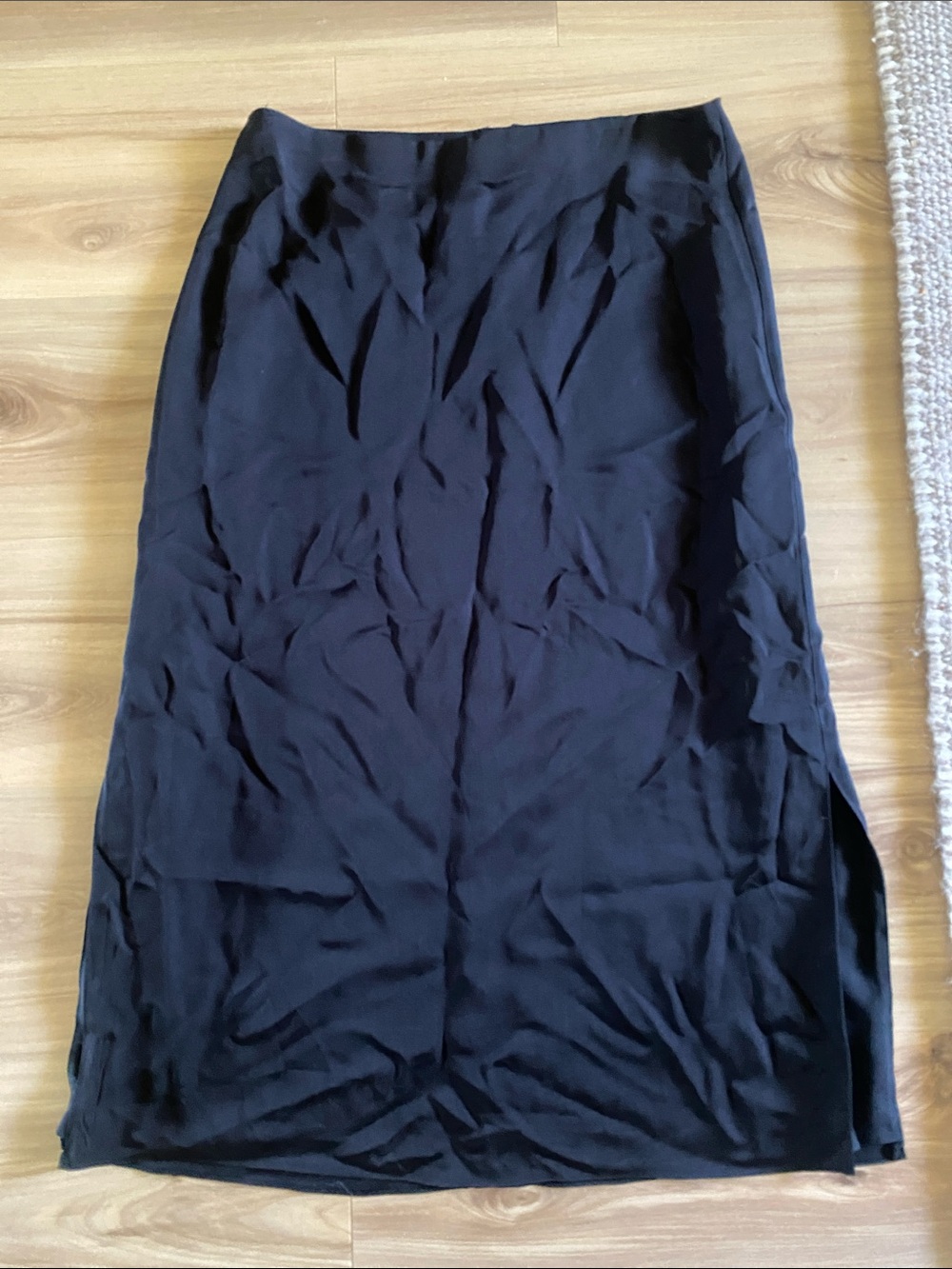 Gorgeous silk midi skirt from Theory, size 4. Excellent condition! Timeless